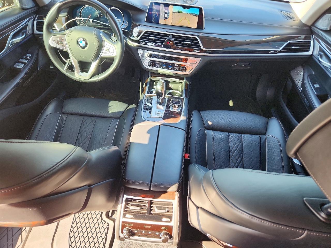 2017 BMW Seria 7 B7 - zdjęcie 8