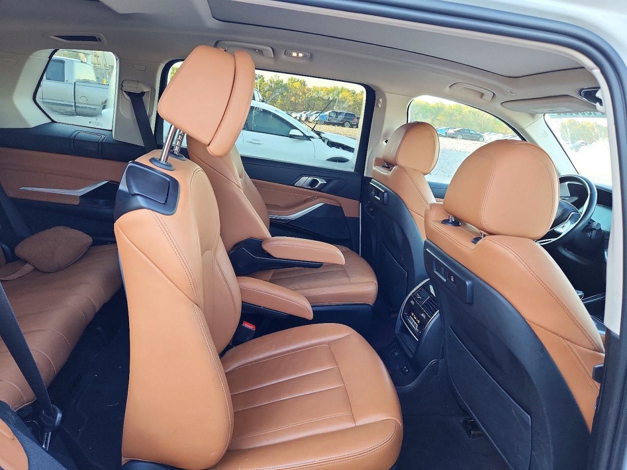 2022 BMW X7 xDrive40I - zdjęcie 11