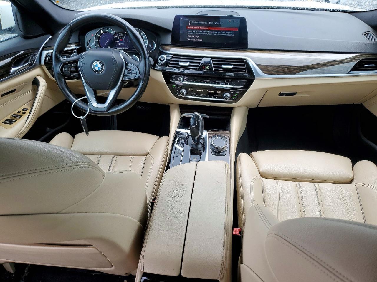 2019 BMW 530E - zdjęcie 8