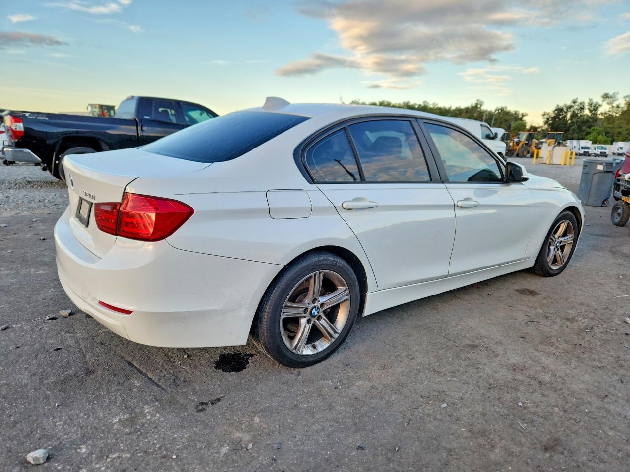 2013 BMW 320 I - zdjęcie 3