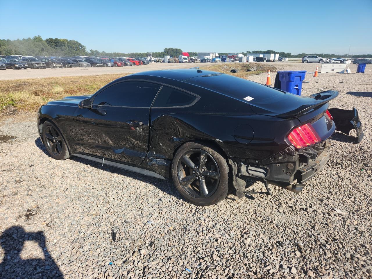 2017 Ford Mustang - zdjęcie 2