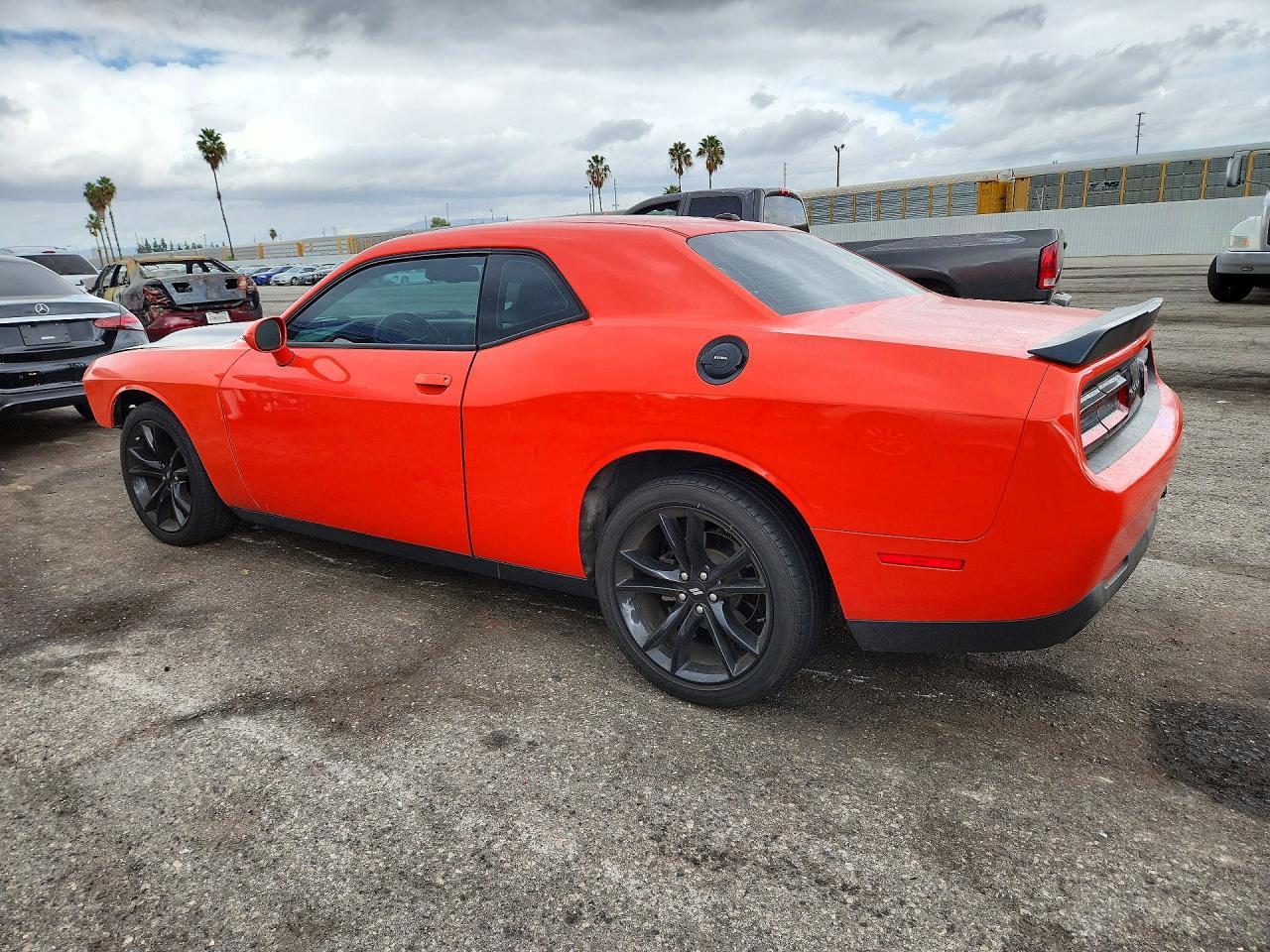2017 Dodge Challenger Sxt - zdjęcie 2