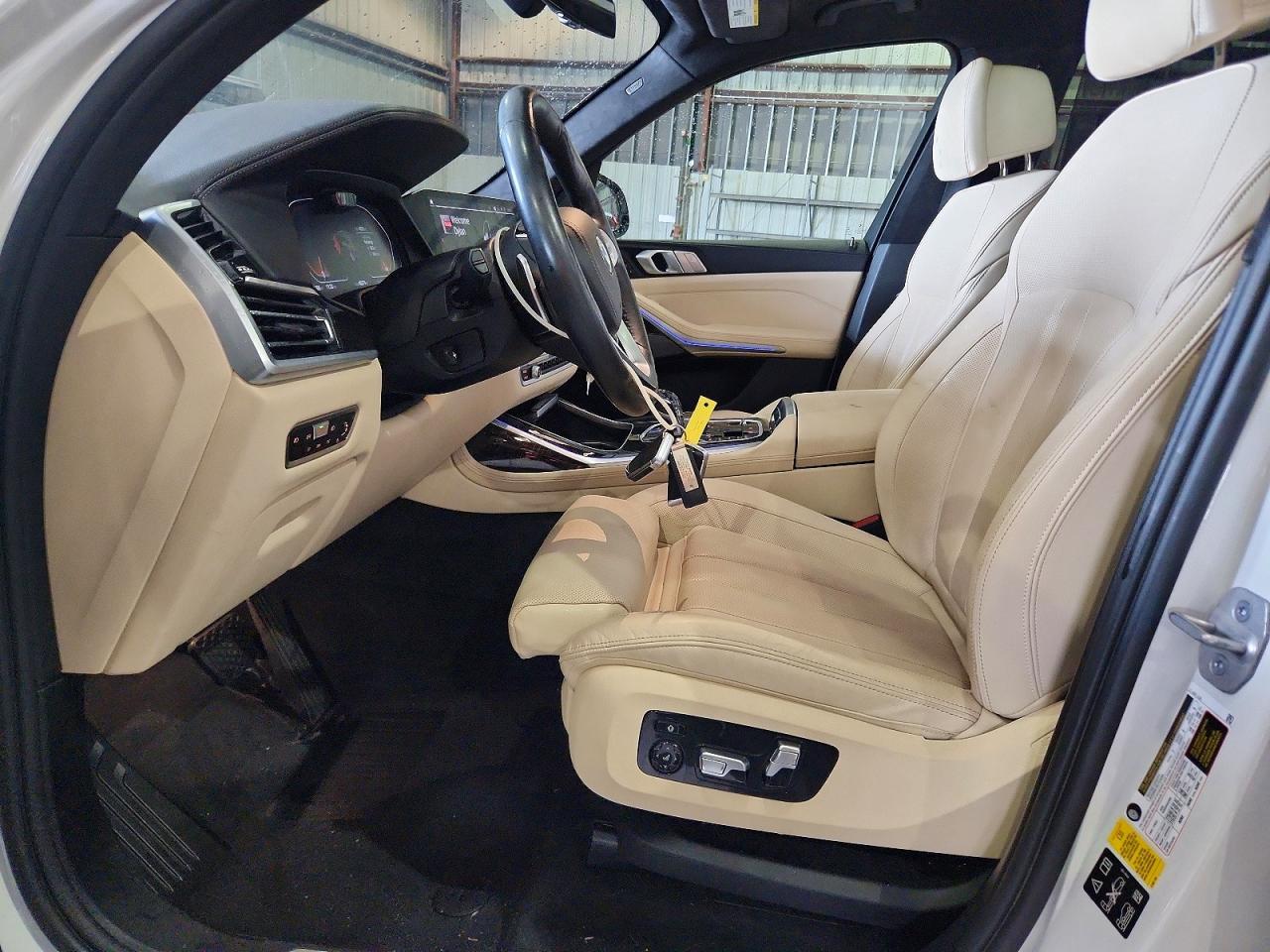 2021 BMW X7 xDrive40I - zdjęcie 7