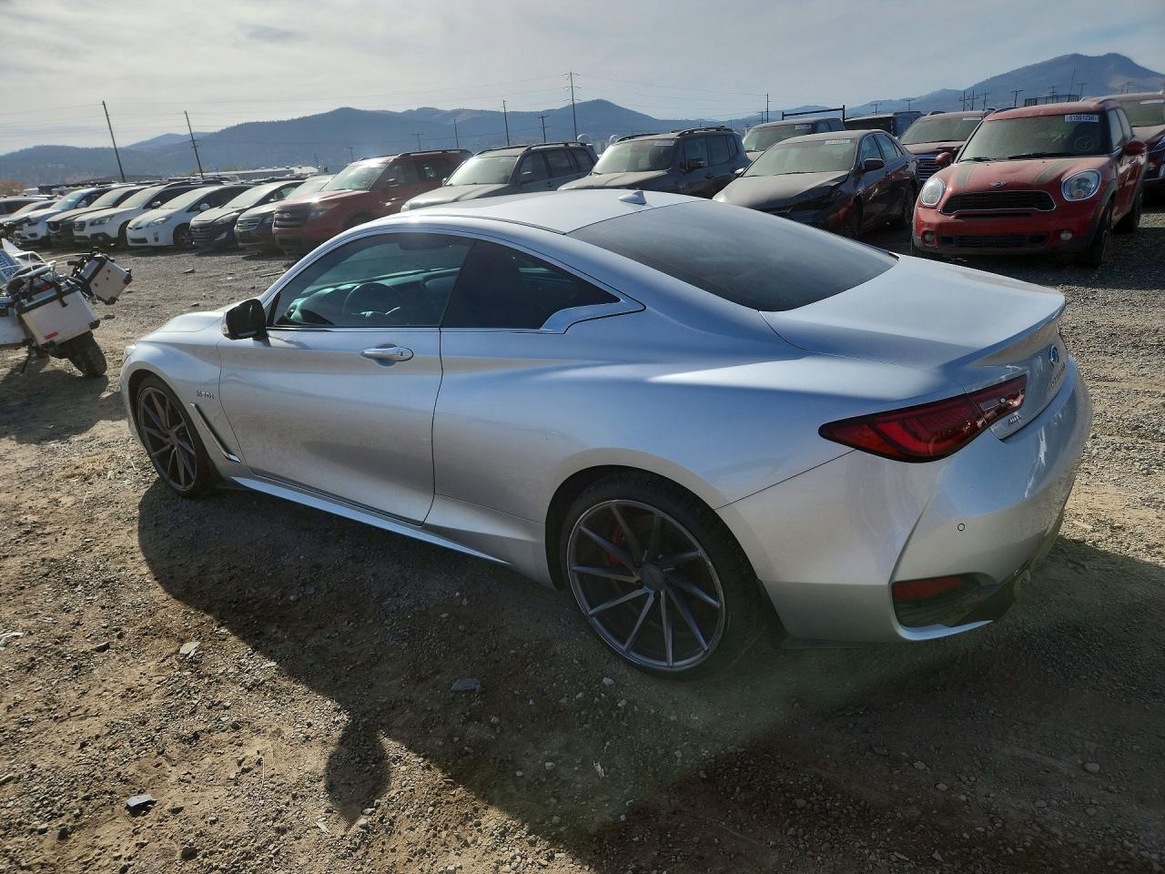 2017 Infiniti Q60 Red Sport 400 - zdjęcie 2