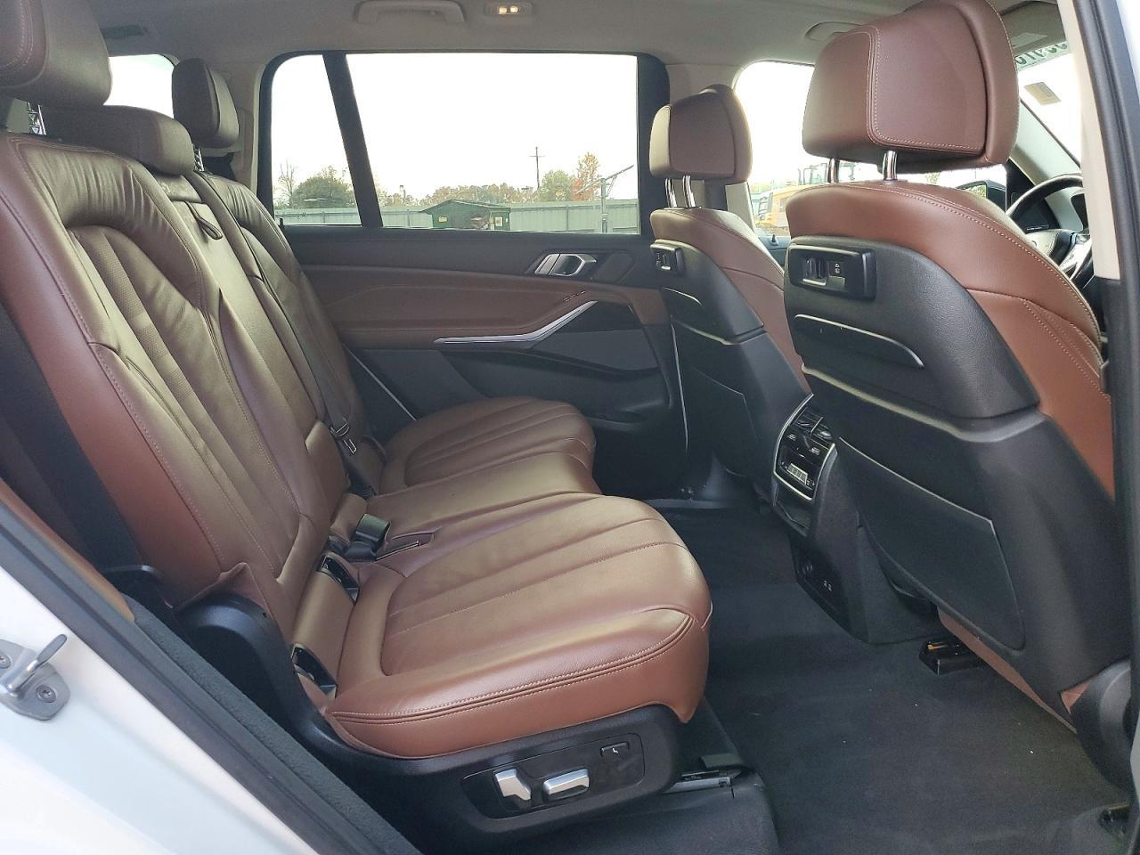 2020 BMW X7 xDrive40I - zdjęcie 11