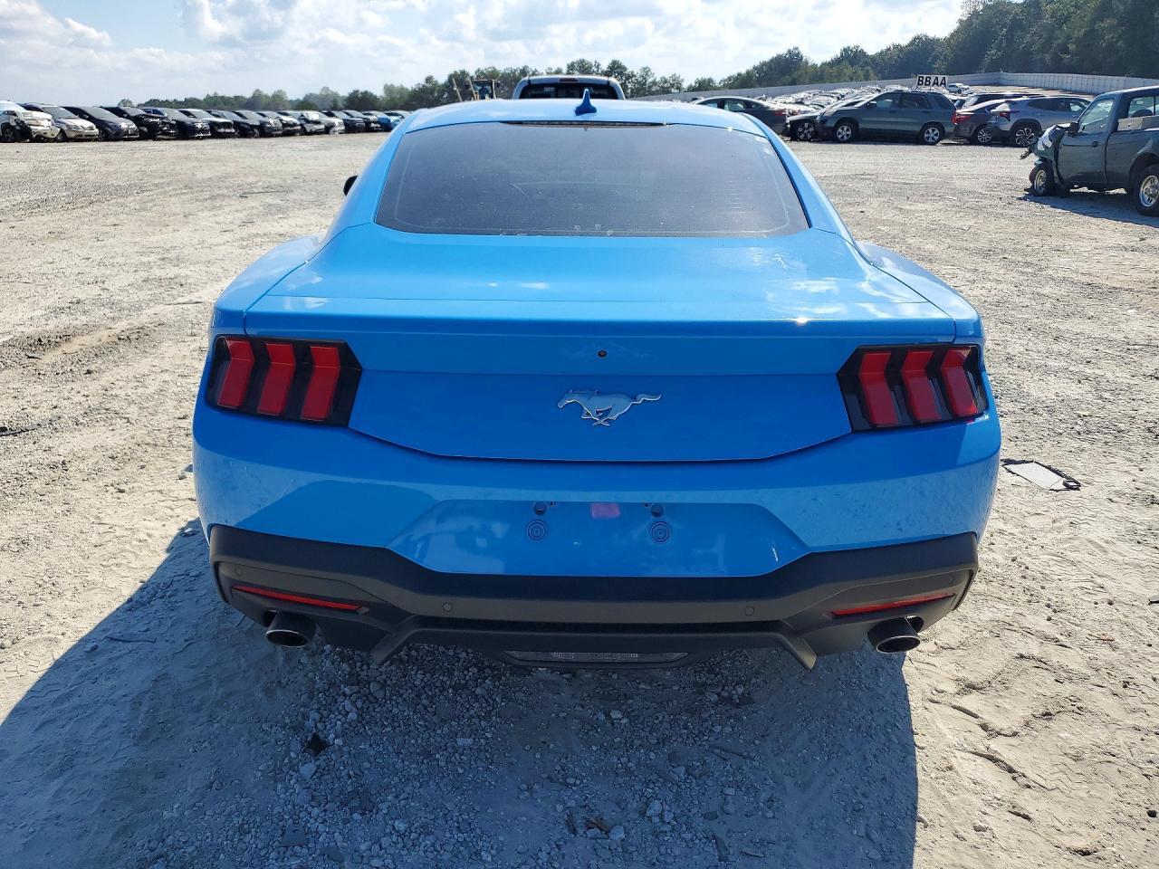 2024 Ford Mustang - zdjęcie 6