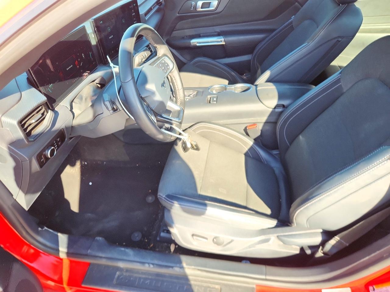 2024 Ford Mustang - zdjęcie 7