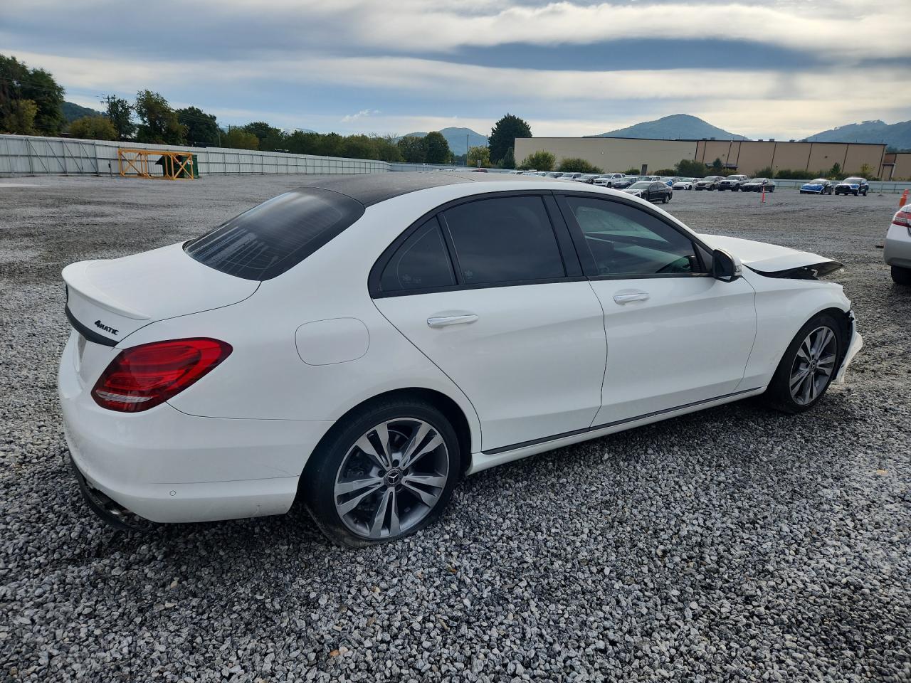 2017 Mercedes-Benz C 300 4Matic - zdjęcie 3