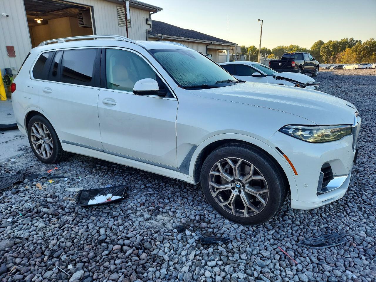 2022 BMW X7 xDrive40I - zdjęcie 4