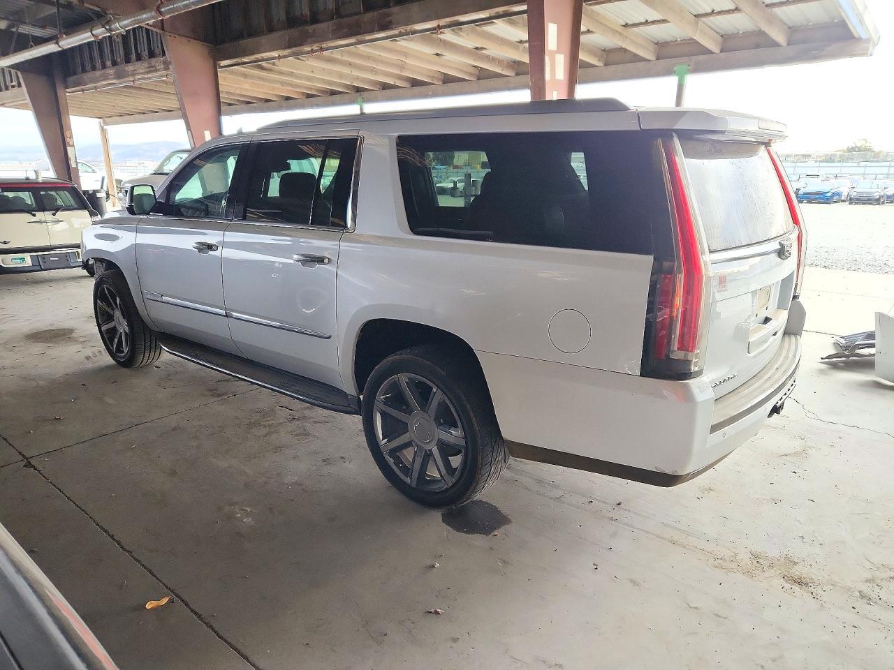 2016 Cadillac Escalade Esv Luxury - zdjęcie 2