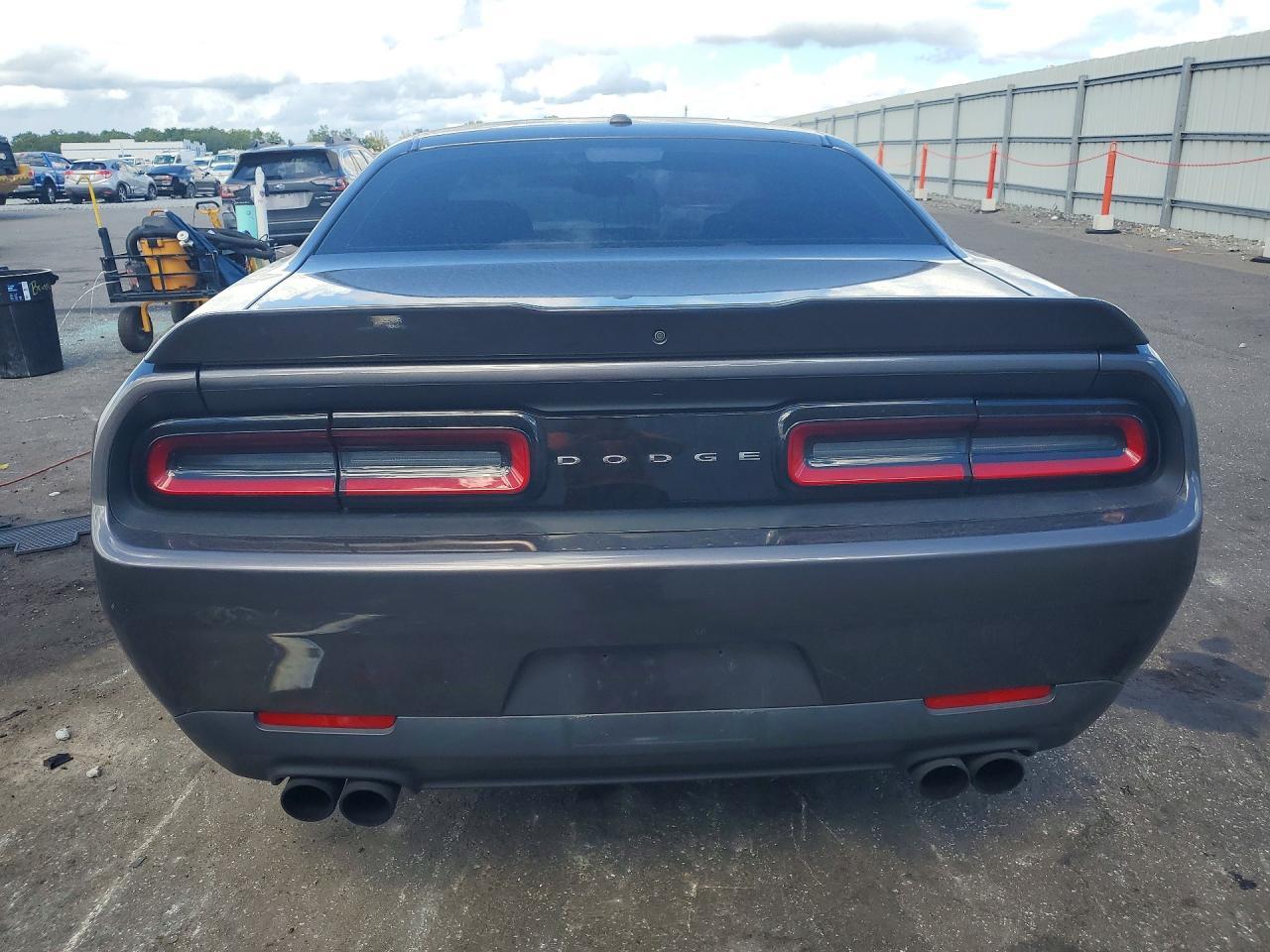 2022 Dodge Challenger Sxt - zdjęcie 6