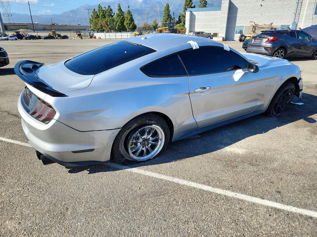 2019 Ford Mustang Gt - zdjęcie 3