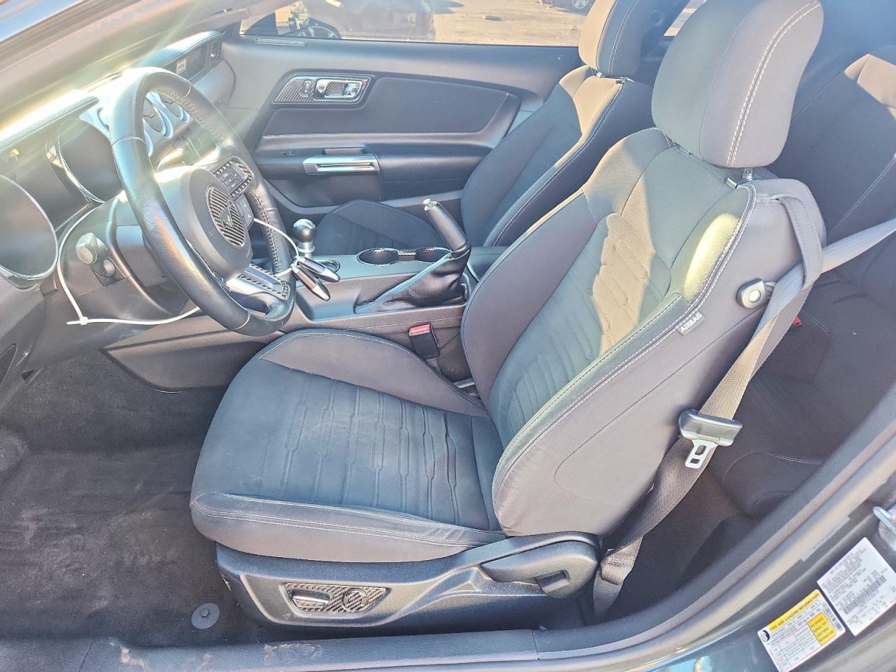 2016 Ford Mustang - zdjęcie 7