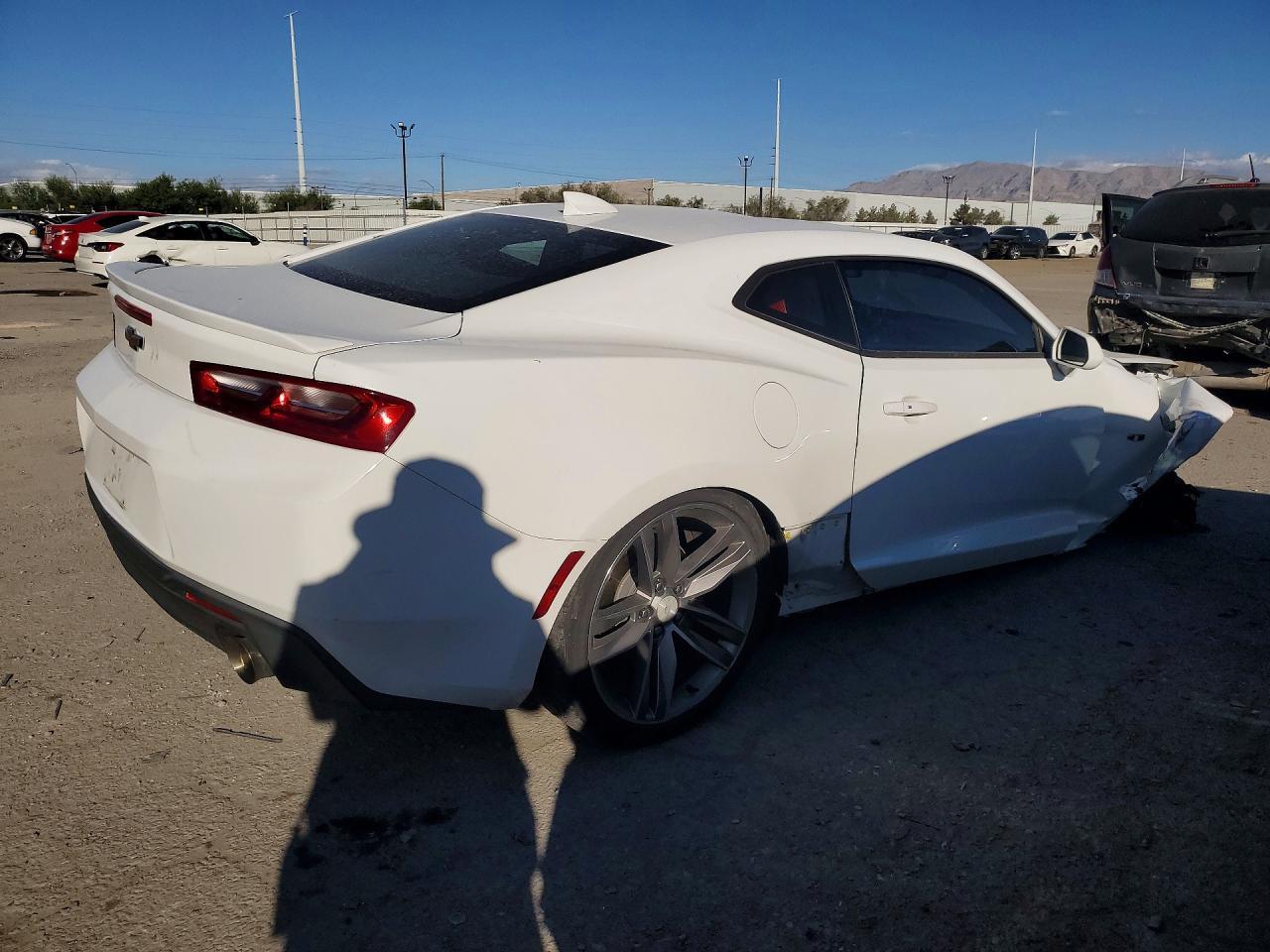 2018 Chevrolet Camaro - zdjęcie 3