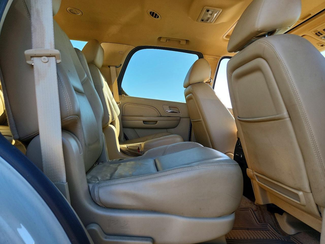 2014 Cadillac Escalade Luxury - zdjęcie 11