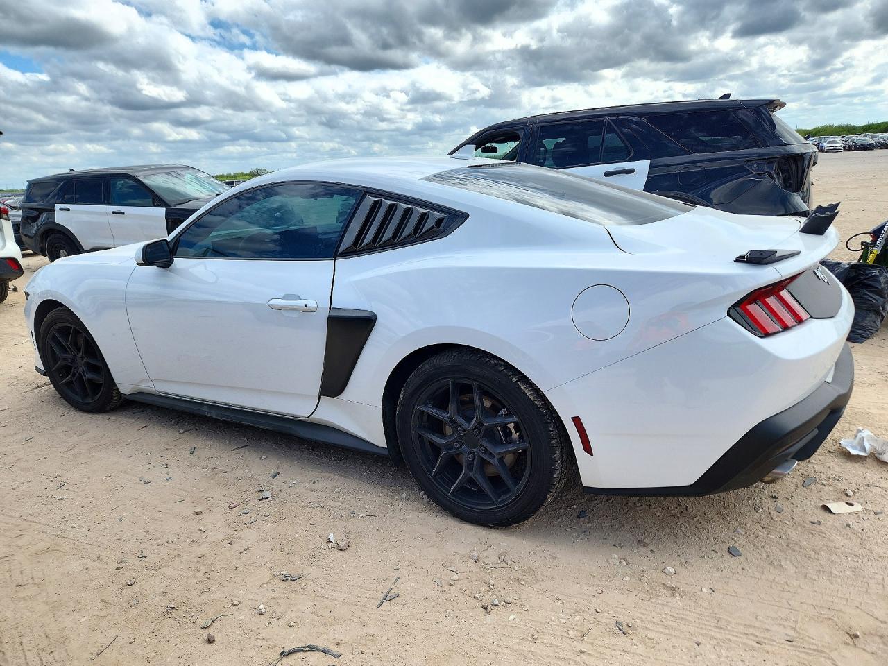 2024 Ford Mustang Base - zdjęcie 2