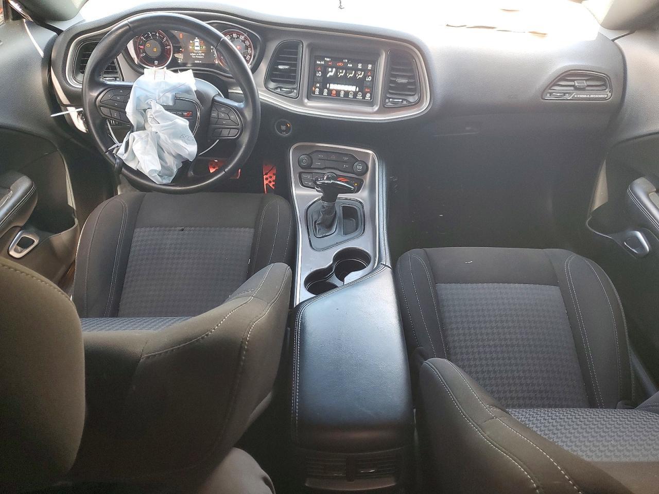2022 Dodge Challenger Sxt - zdjęcie 8