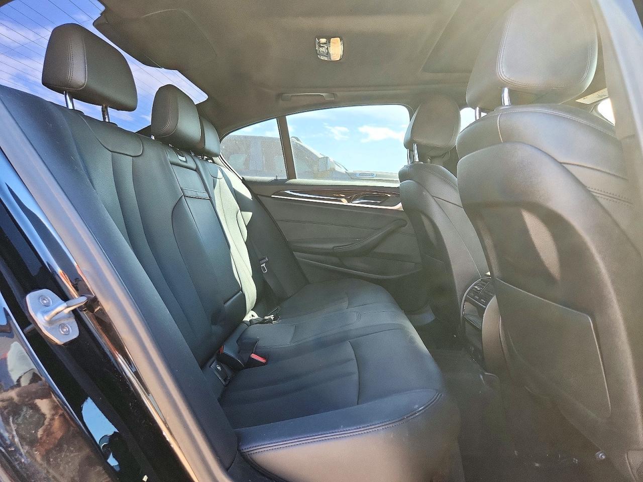 2019 BMW 530 I - zdjęcie 10