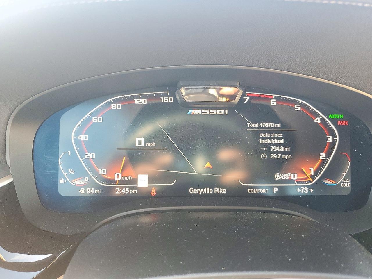 2021 BMW Seria 5 M550i - zdjęcie 9