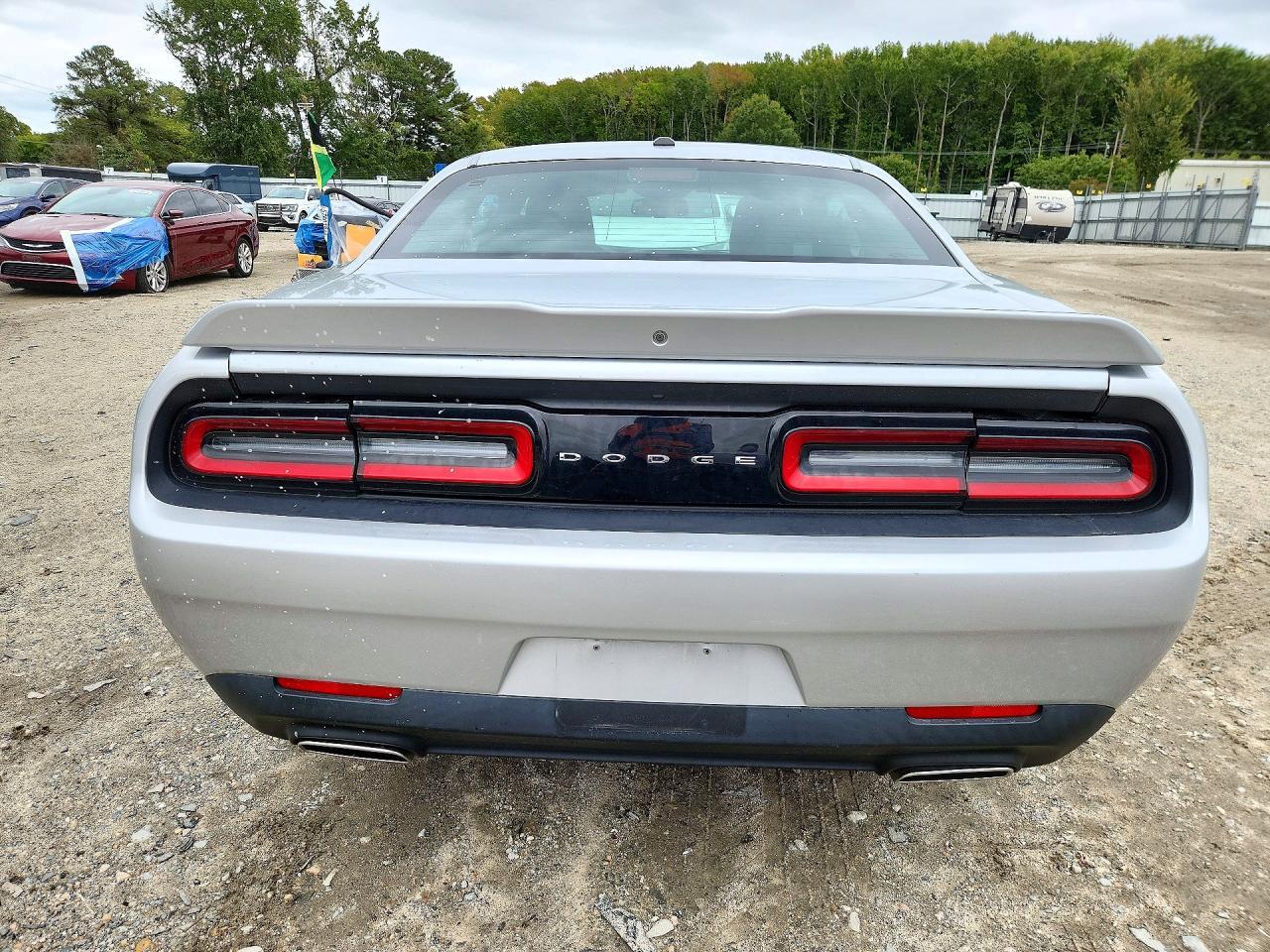 2022 Dodge Challenger Sxt - zdjęcie 6