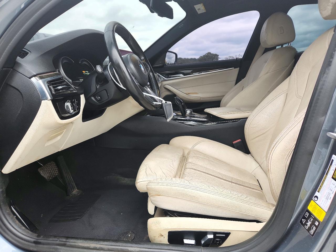 2019 BMW Seria 5 540i - zdjęcie 7
