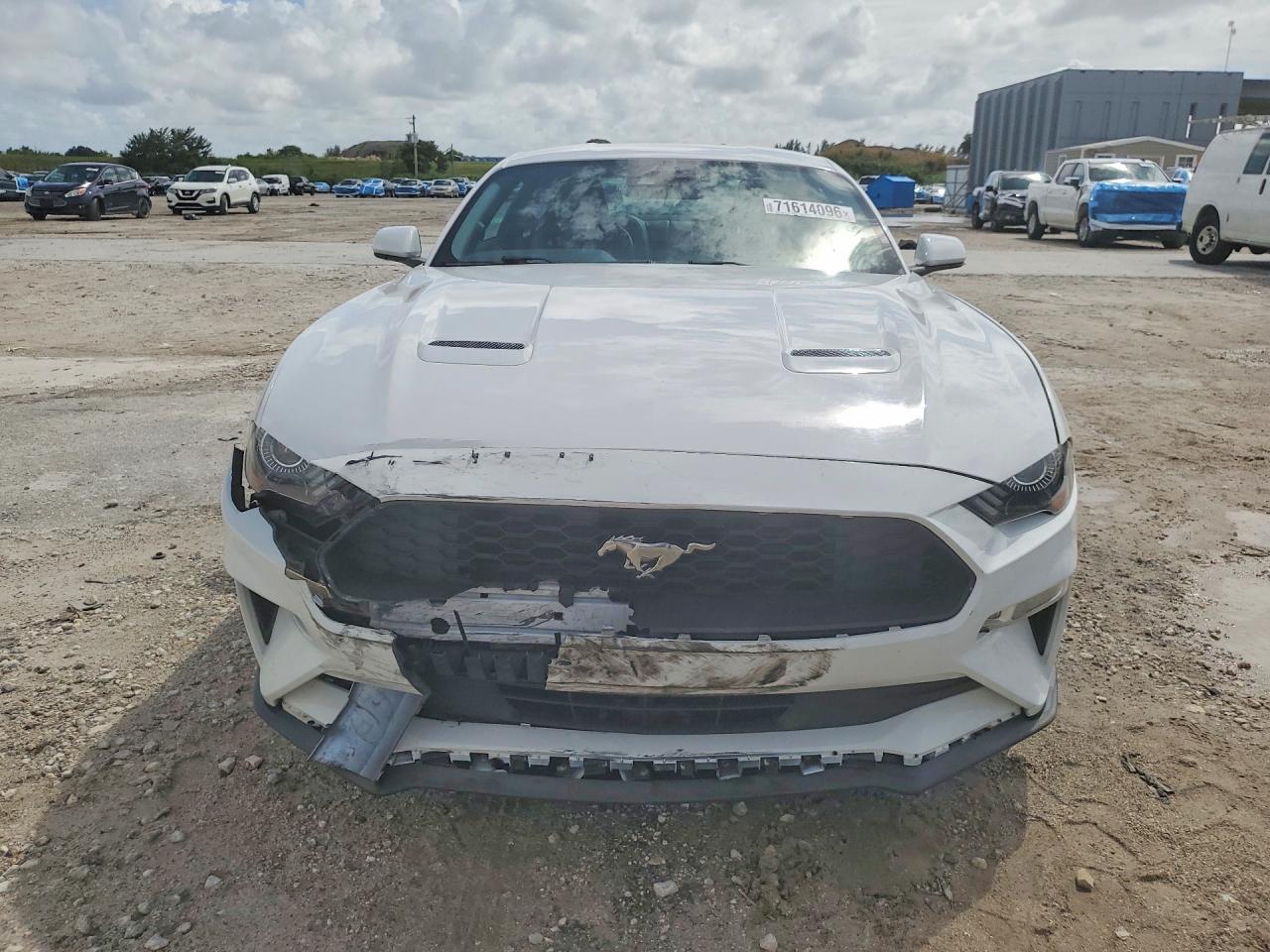 2021 Ford Mustang - zdjęcie 5