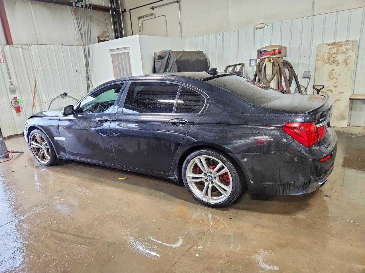 2013 BMW Seria 7 Alpina B7 - zdjęcie 2