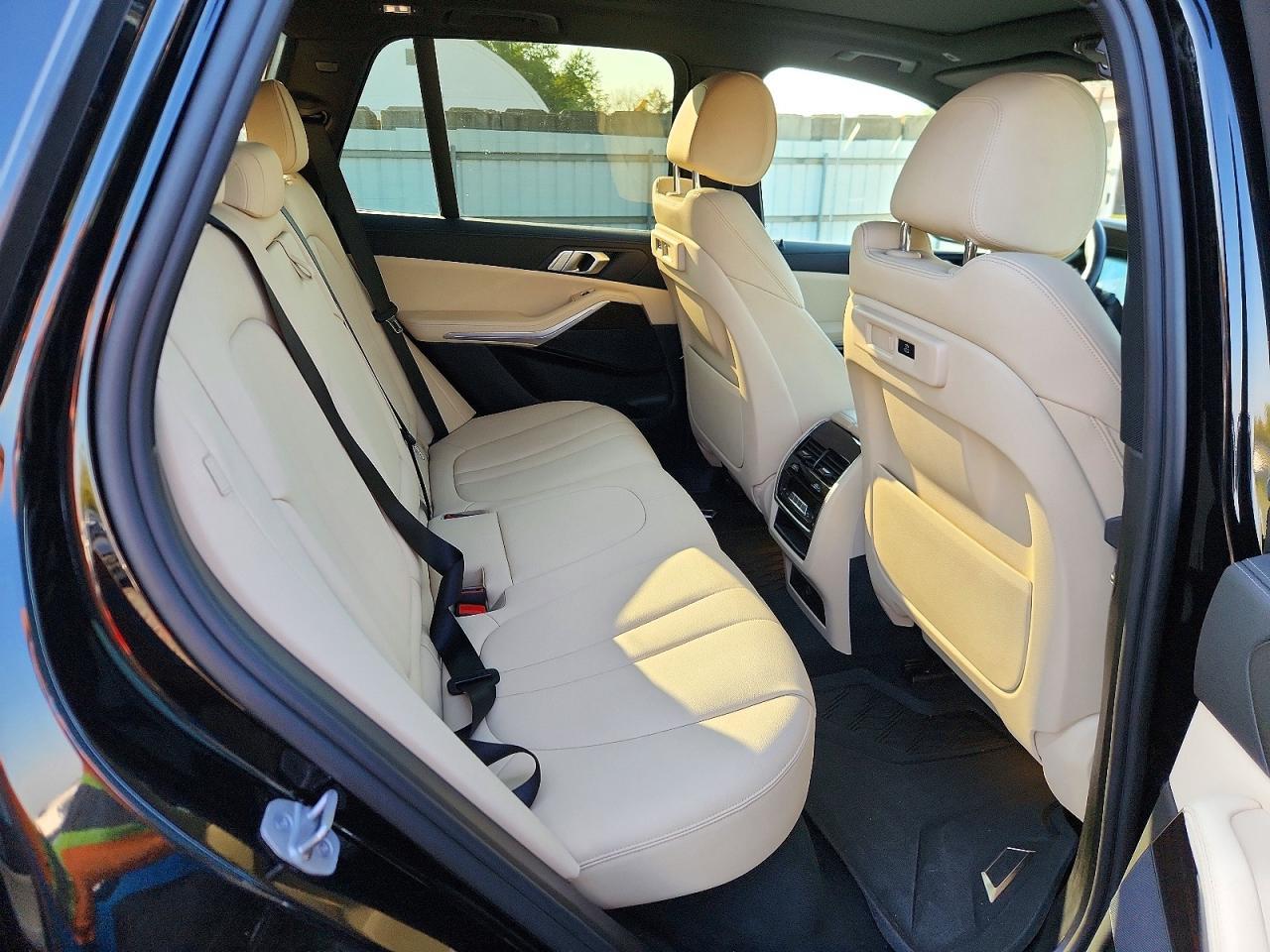 2021 BMW X5 xDrive40I - zdjęcie 11