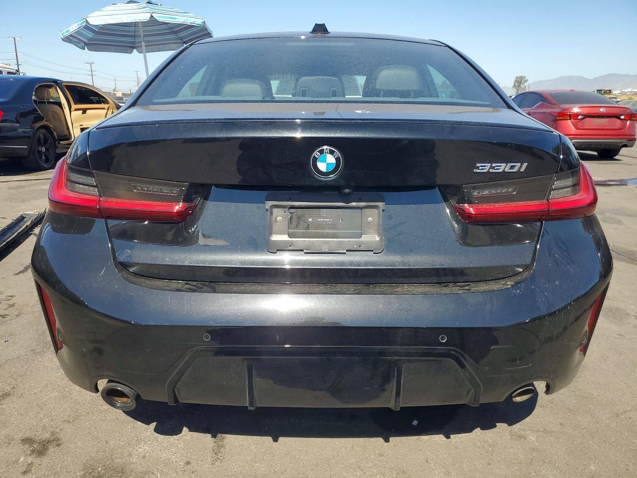 2024 BMW 330I - zdjęcie 6