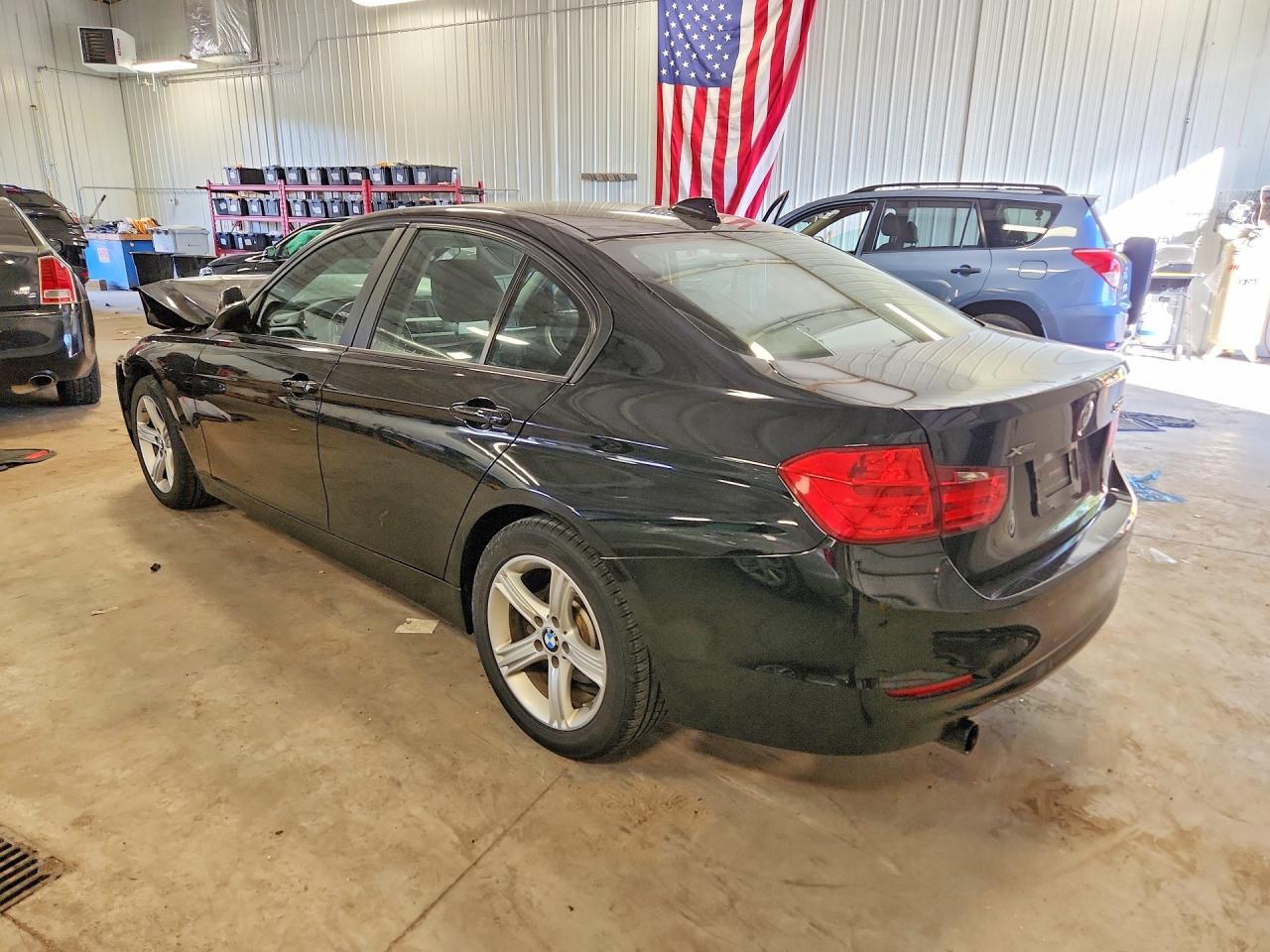 2015 BMW 320 I xDrive - zdjęcie 2