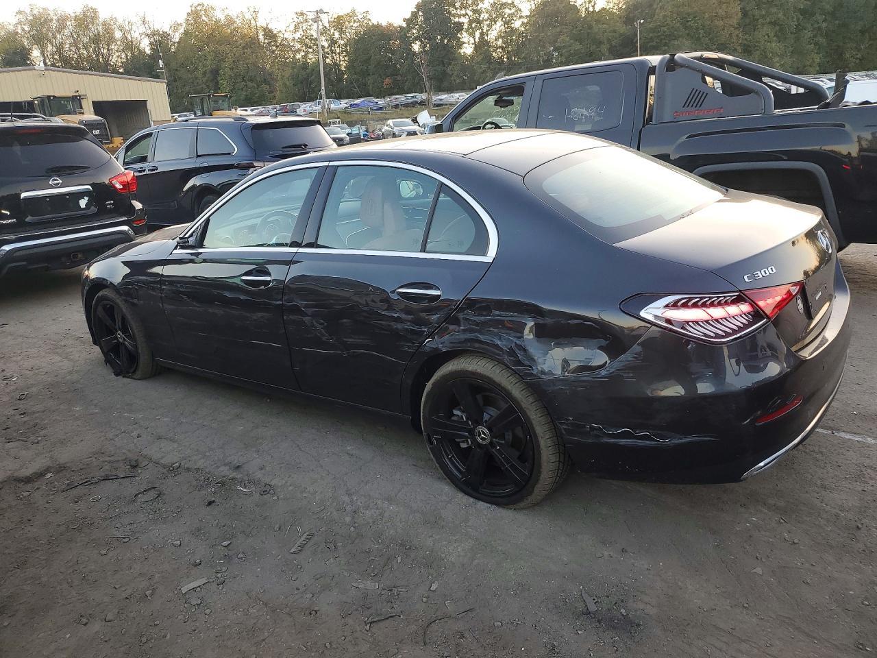 2023 Mercedes-Benz C 300 4Matic - zdjęcie 2