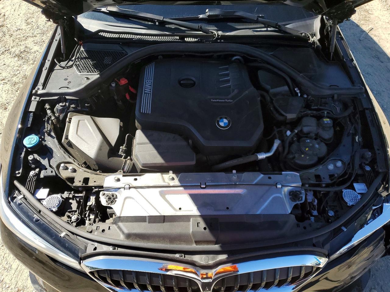2022 BMW Seria 3 330i - zdjęcie 11