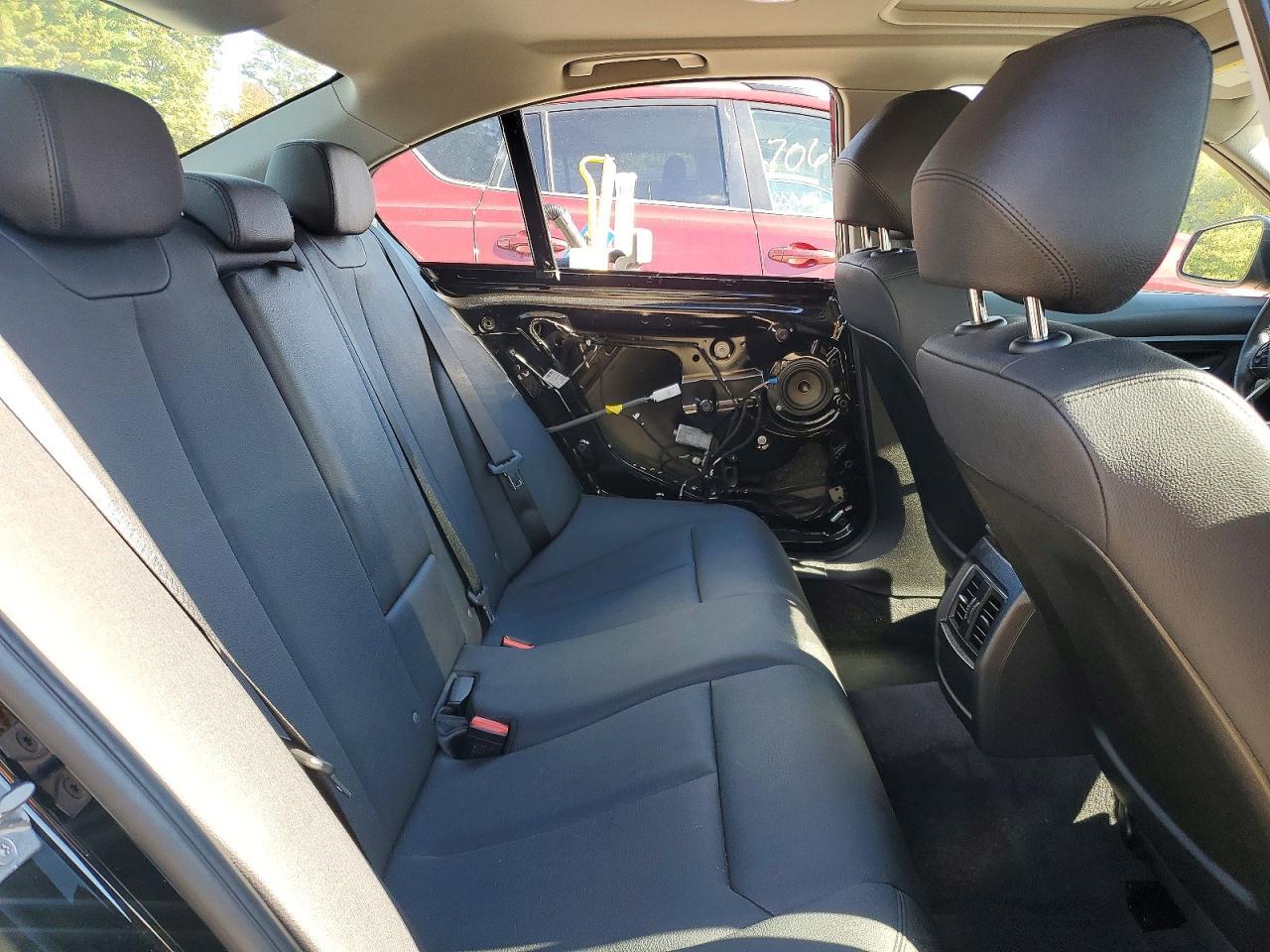2017 BMW Seria 3 320i - zdjęcie 10
