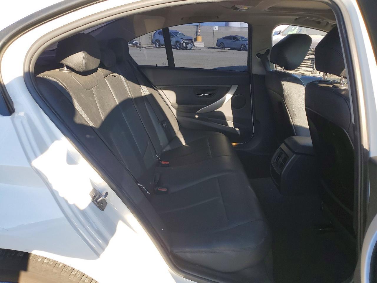 2014 BMW 320 I - zdjęcie 10