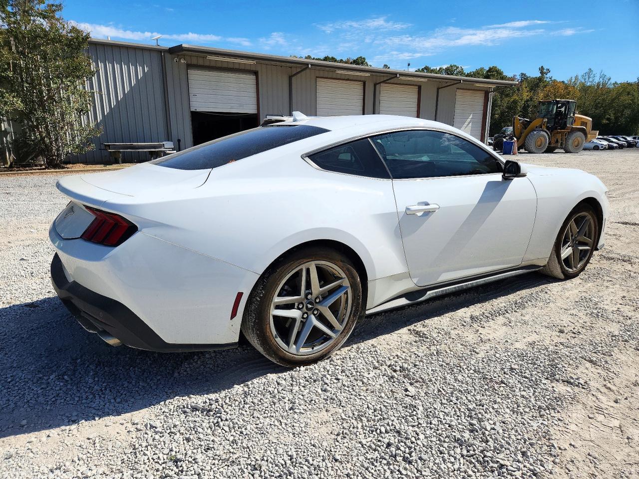 2024 Ford Mustang - zdjęcie 3