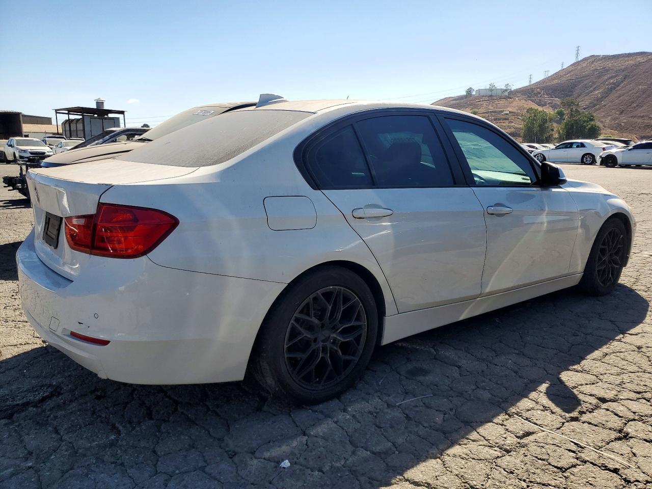 2014 BMW 328 I - zdjęcie 3