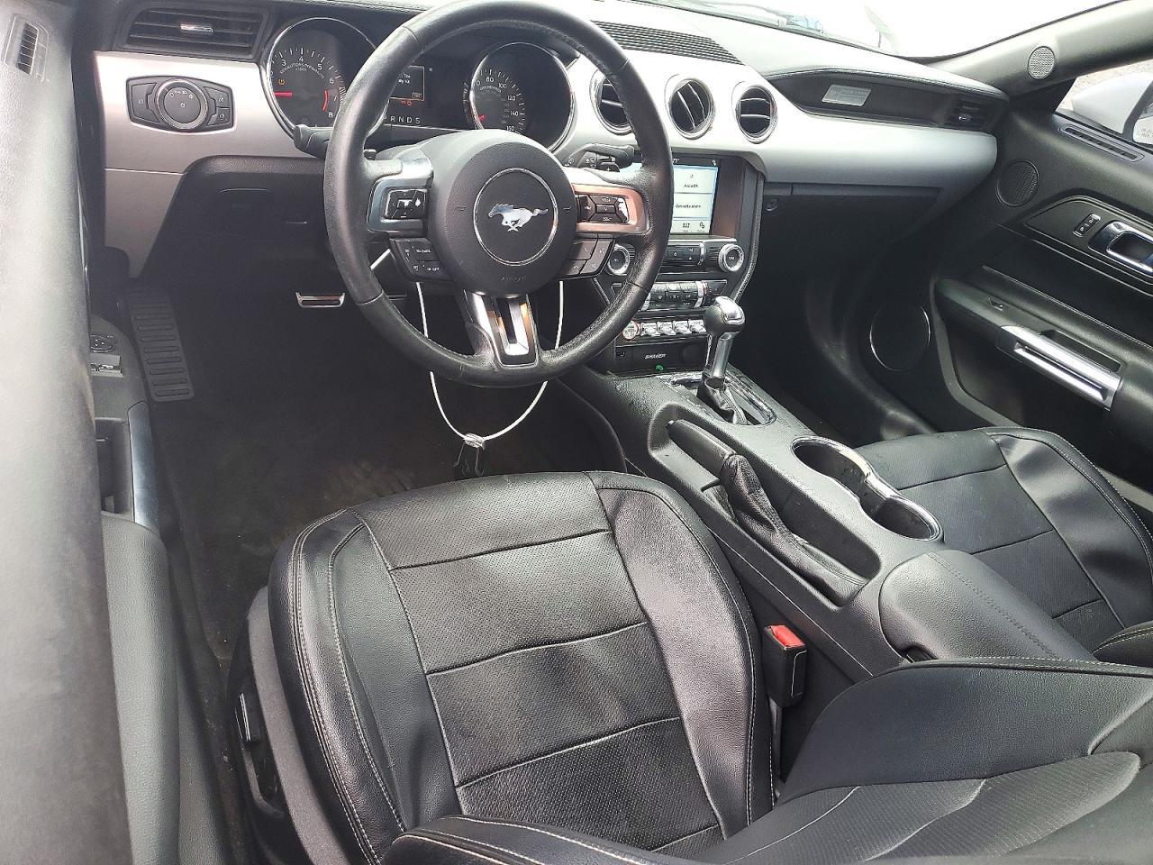 2017 Ford Mustang - zdjęcie 8
