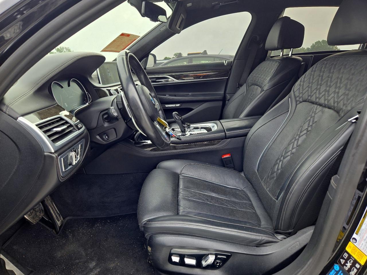 2018 BMW Seria 7 M760i - zdjęcie 7