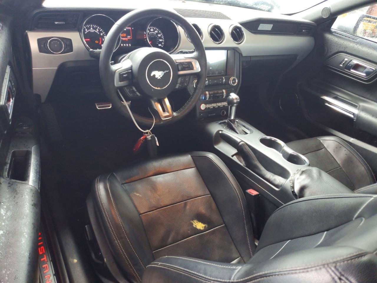 2017 Ford Mustang - zdjęcie 8