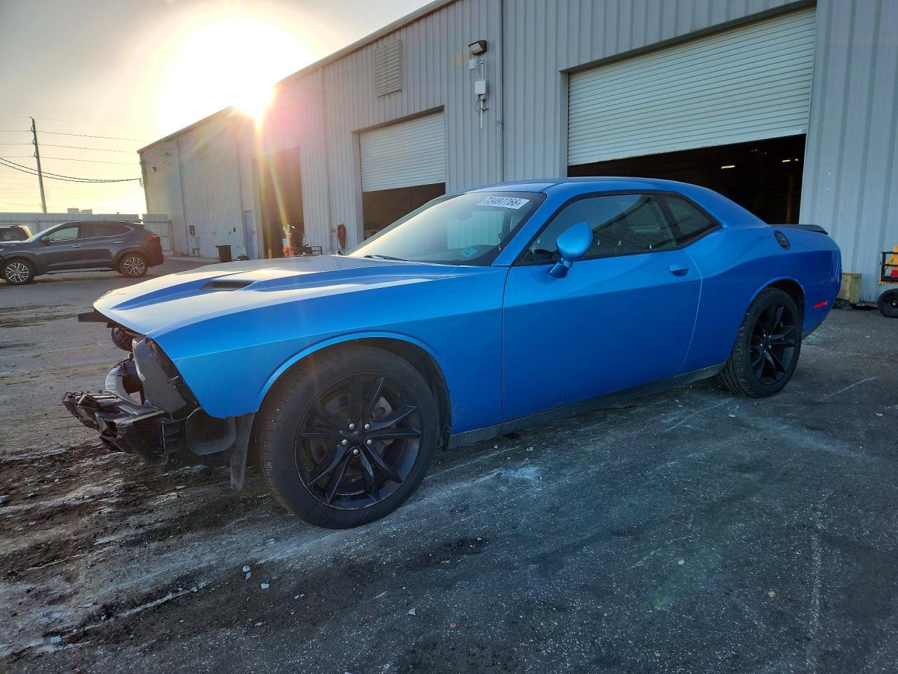 2016 Dodge Challenger Sxt - zdjęcie główne