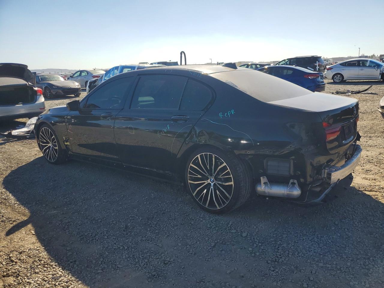 2019 BMW 750 I - zdjęcie 2