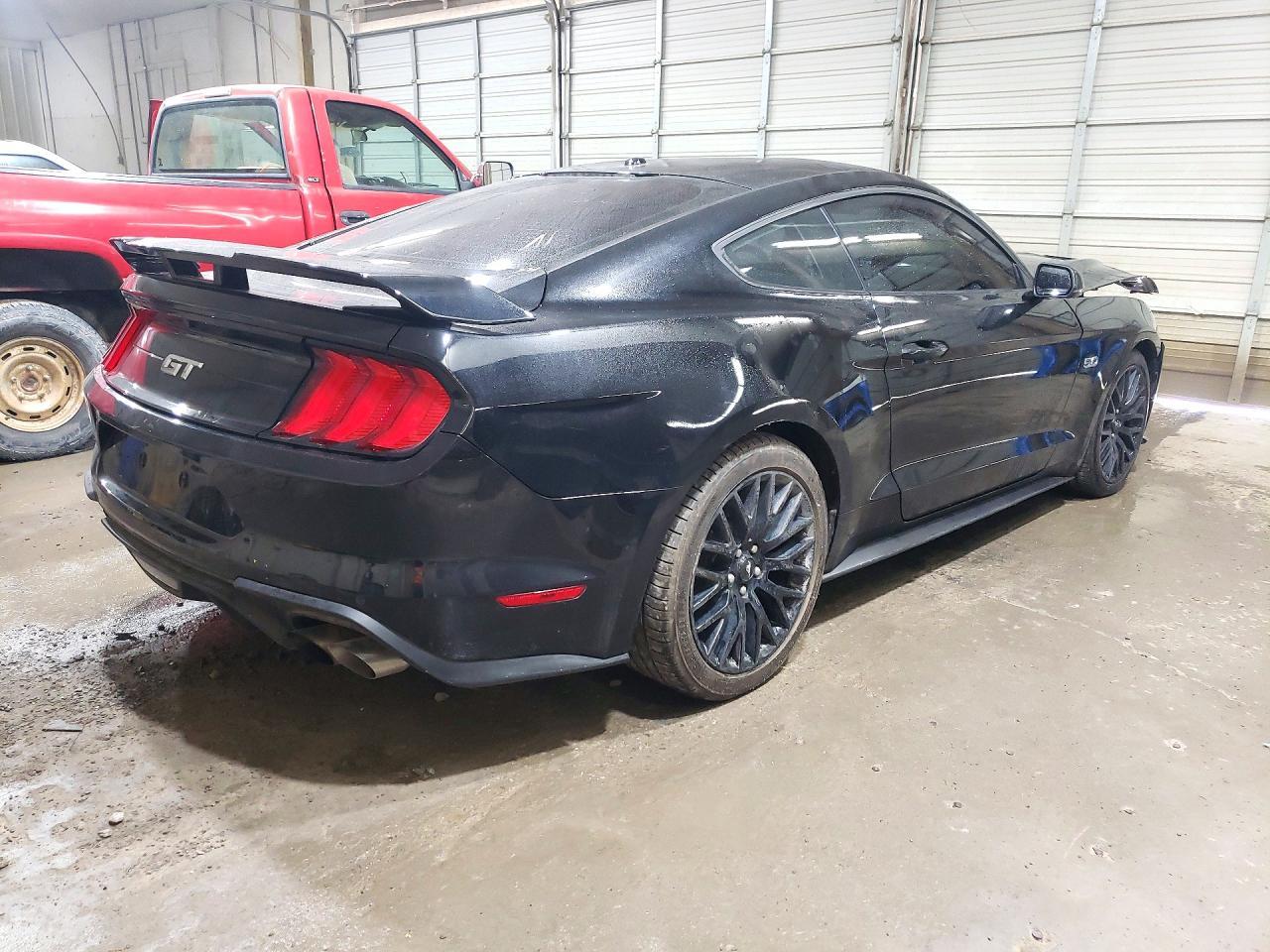 2020 Ford Mustang Gt - zdjęcie 3