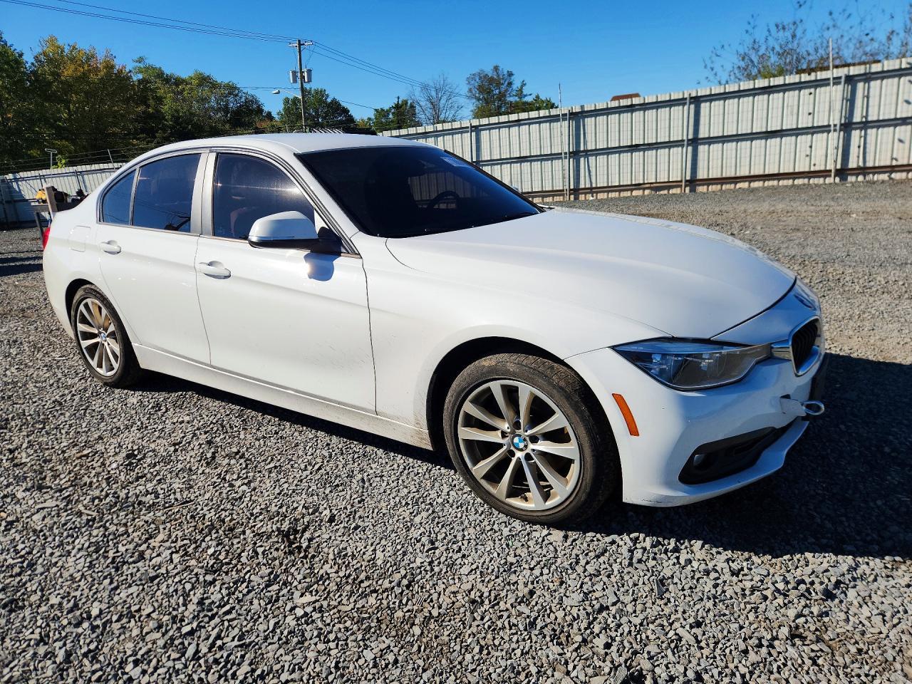 2018 BMW Seria 3 320i - zdjęcie 4