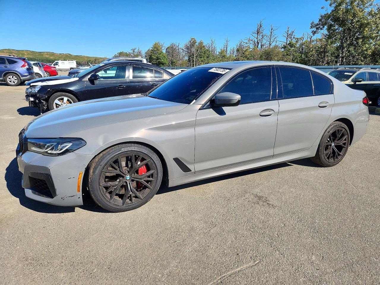 2021 BMW Seria 5 540i - zdjęcie główne