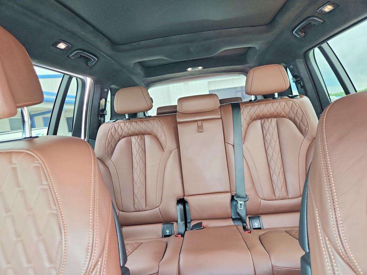 2023 BMW X7 xDrive40I - zdjęcie 10