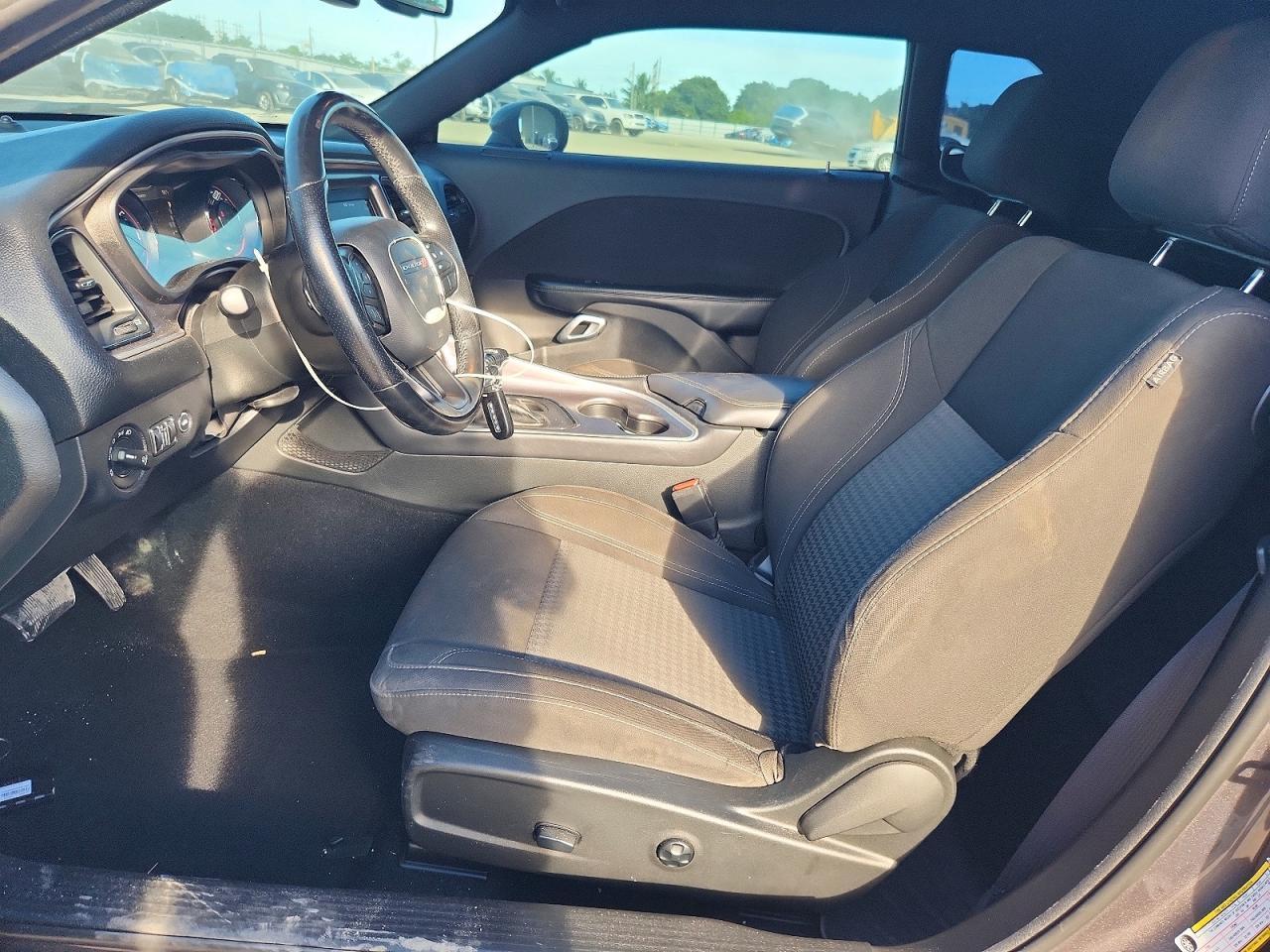 2020 Dodge Challenger Sxt - zdjęcie 7