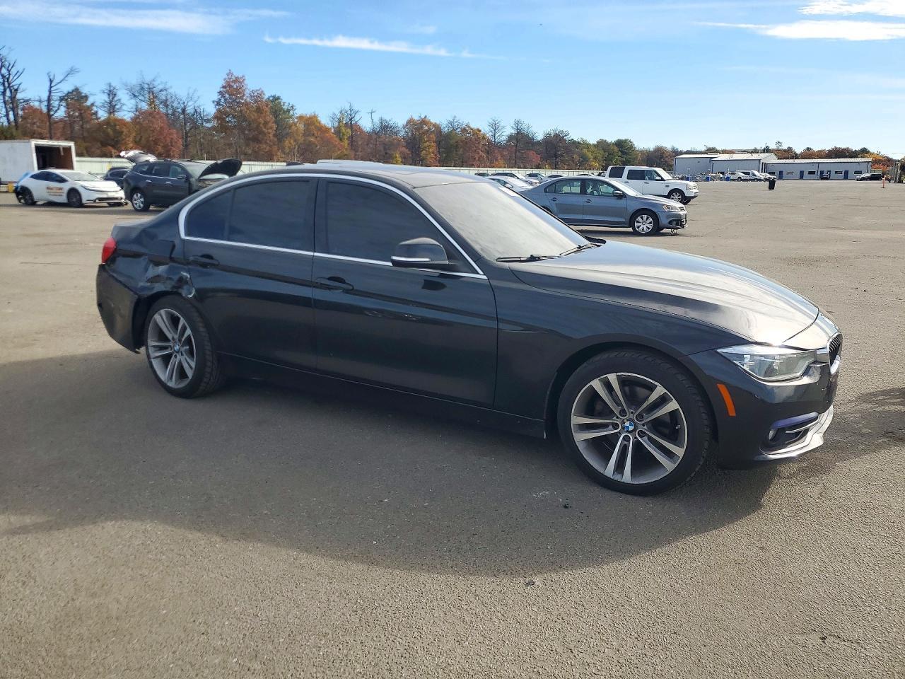 2017 BMW Seria 3 330i - zdjęcie 4