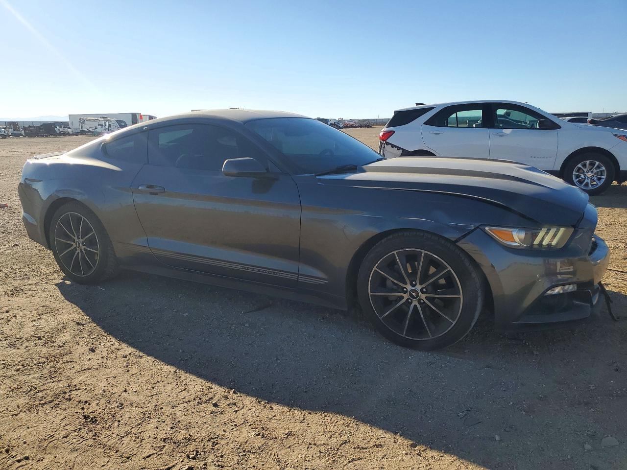 2017 Ford Mustang - zdjęcie 4
