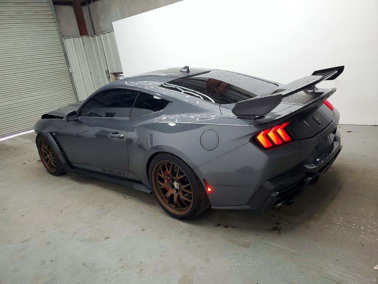 2025 Ford Mustang Gt - zdjęcie 2