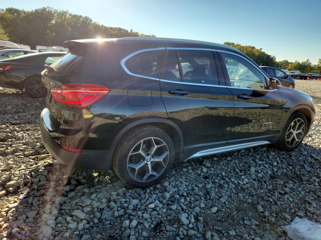 2017 BMW X1 xDrive28I - zdjęcie 3